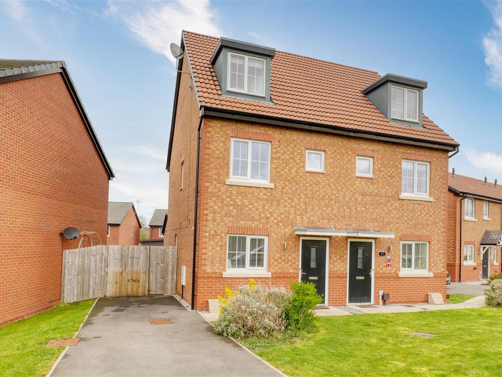 3 bed semidetached house for sale in Christopher Mitford Road, Alsager