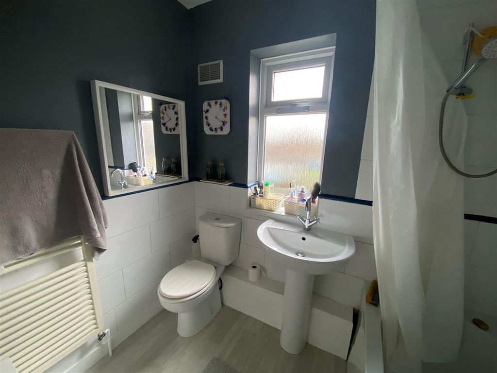 3 bed semidetached house for sale in Beauvale Drive, Ilkeston DE7 Zoopla