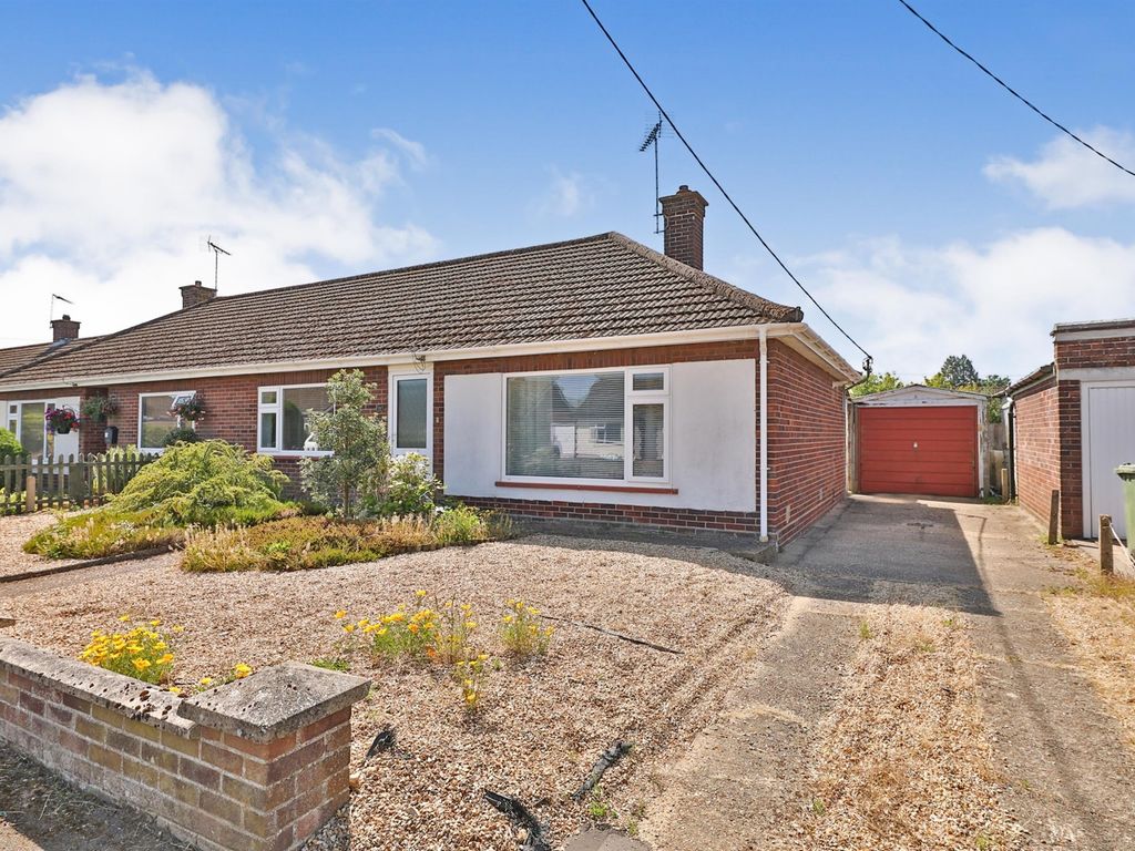 2 Bed Semi detached Bungalow For Sale In Burtontyne Avenue Dereham 