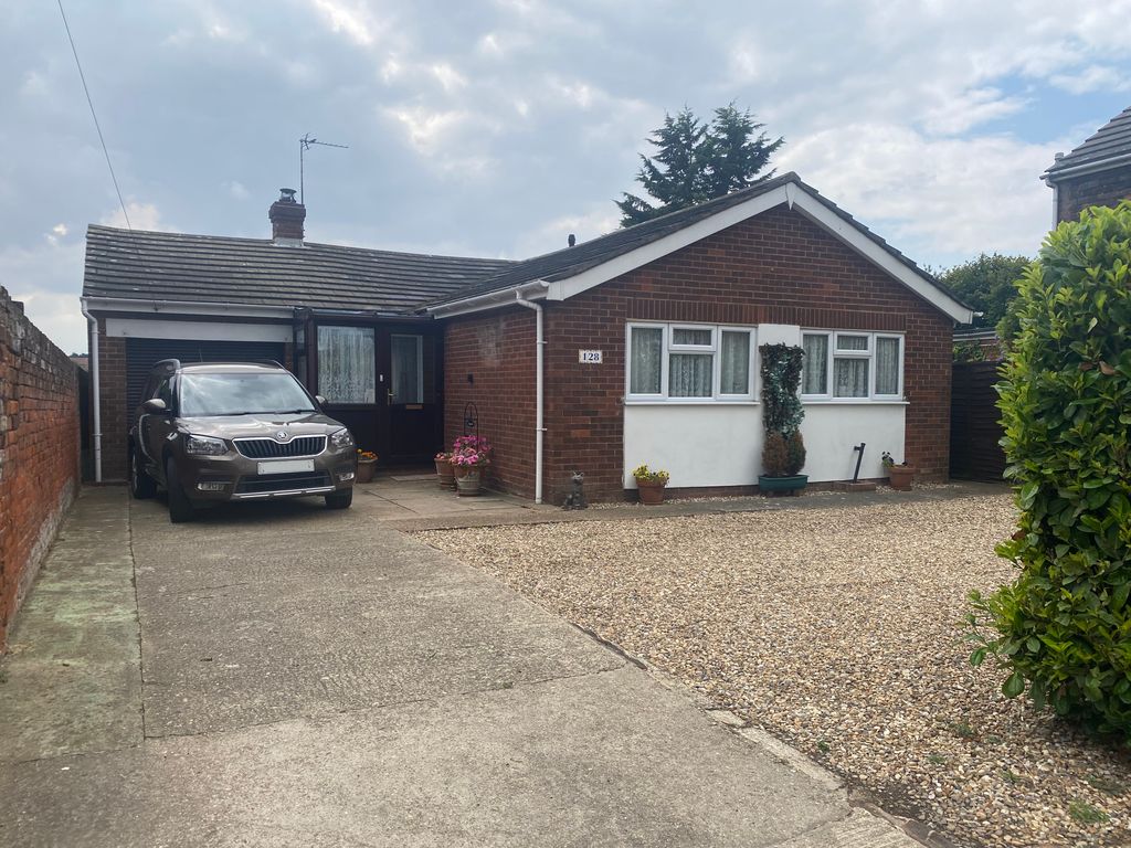 2 bed bungalow for sale in London Road, Teynham ME9 Zoopla