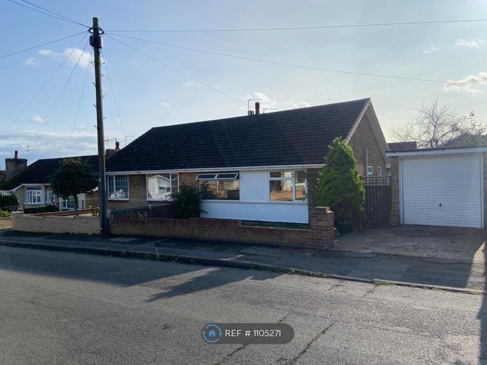 2 bed bungalow to rent in Uplands Road, Armthorpe, Doncaster DN3, £750