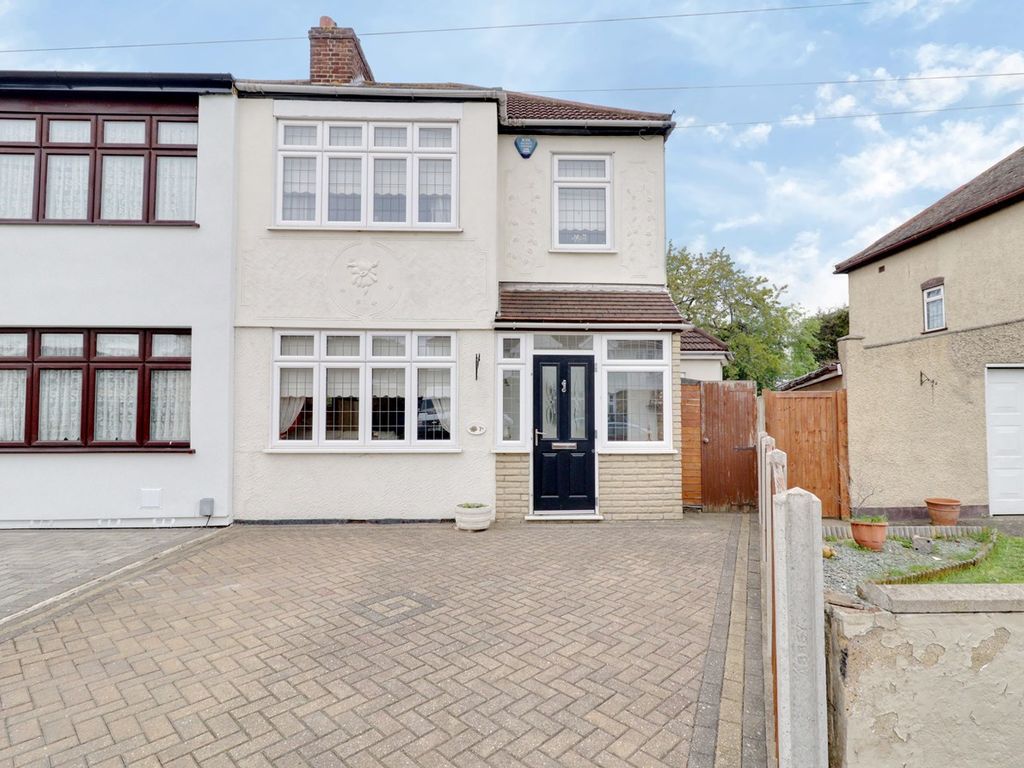 3 bed end terrace house for sale in Elmer Gardens, Rainham RM13 Zoopla