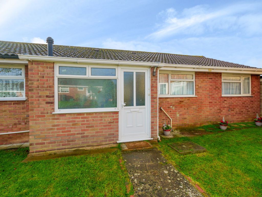 3 bed terraced bungalow for sale in Gainsborough Drive, Selsey PO20, £