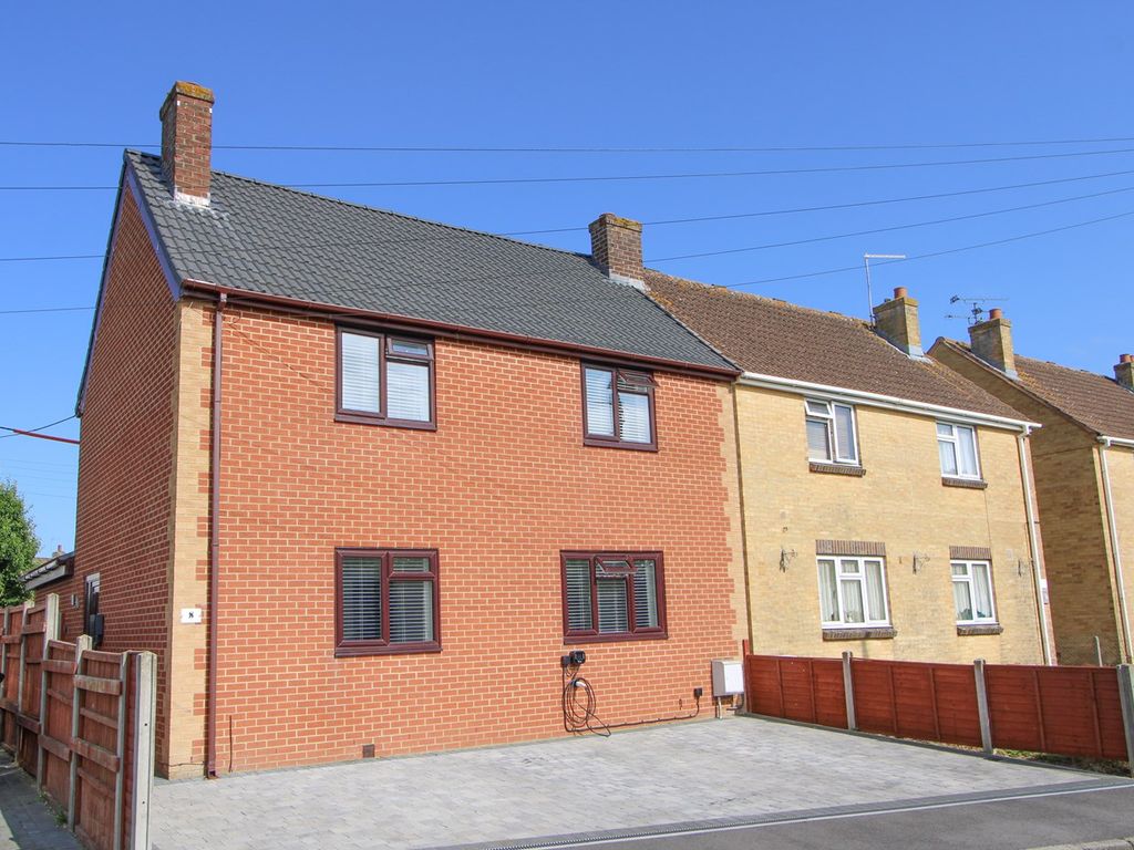4 bed semidetached house for sale in Mead Road, Chipping Sodbury BS37