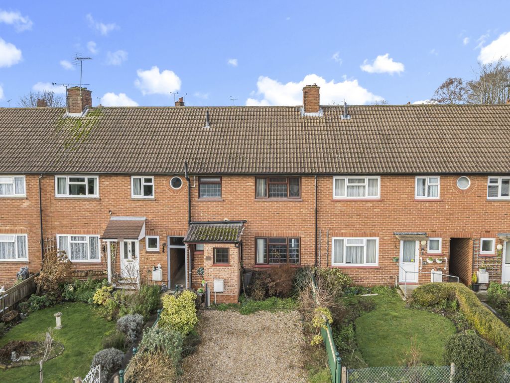 Bricksbury Hill, Farnham GU9  