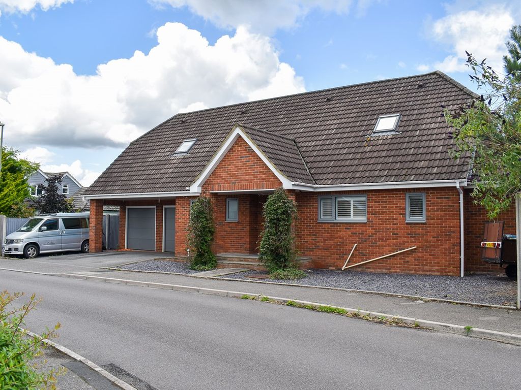 4 bed property for sale in Pelican Mead, Hightown, Ringwood BH24 Zoopla