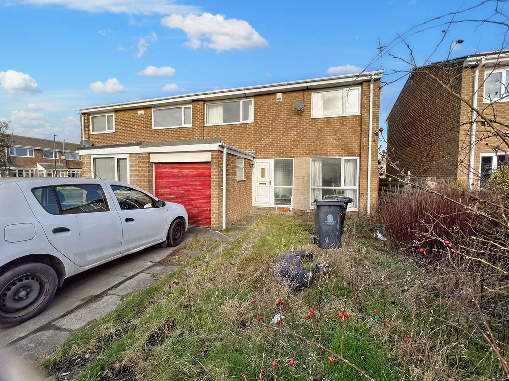 3 bed semidetached house for sale in Glencoe, Killingworth, Newcastle