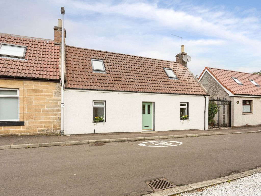 3 bed semidetached house for sale in North Street, Kettlebridge, Cupar