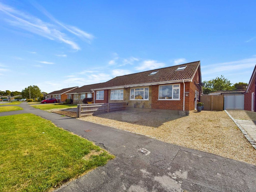 3 bed semidetached bungalow for sale in Wellington Avenue, Monks