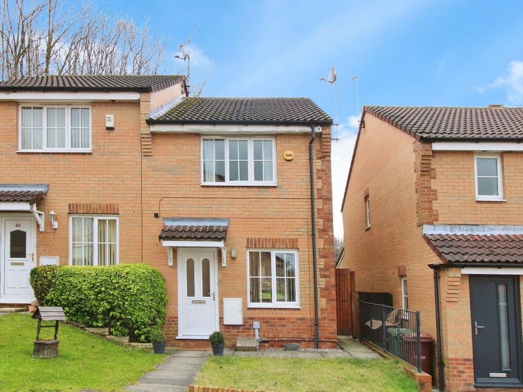 2 bed semidetached house to rent in Greenacres Drive, Castleford, West