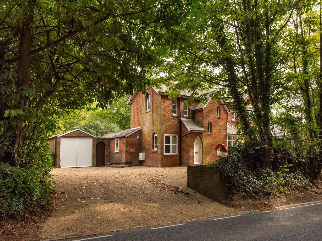 2 bed semidetached house for sale in Pebblehill Road, Betchworth, Surrey RH3, £549,500 Zoopla