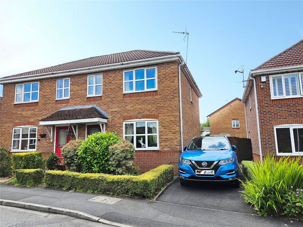 3 bed semidetached house for sale in Amberwood Drive, Blackburn
