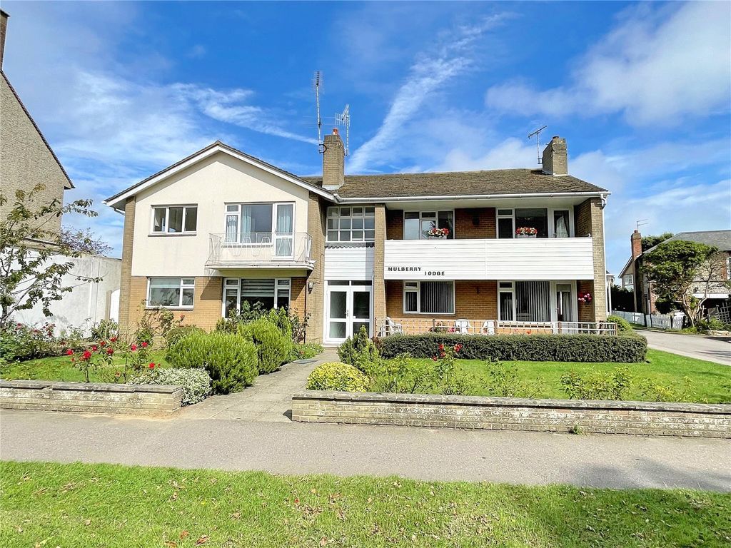 2 bed flat for sale in Mulberry Lodge, Cudlow Garden, Rustington
