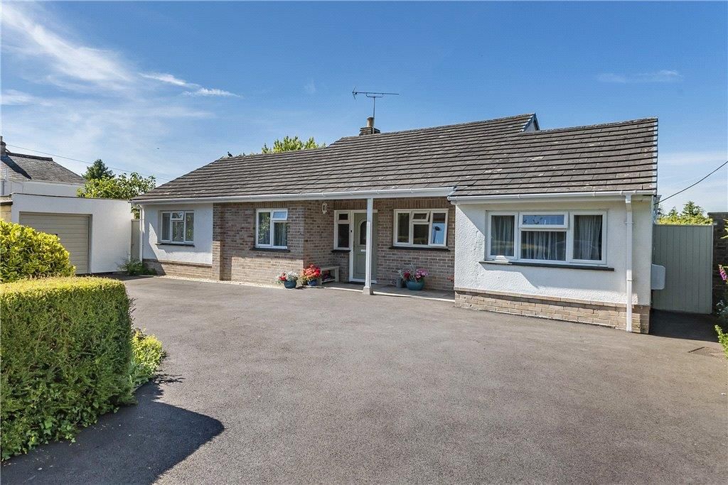 4 bed detached bungalow for sale in Higher Blandford Road, Shaftesbury