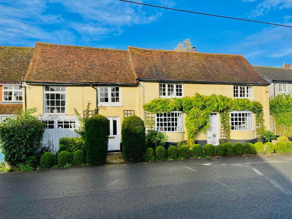 5 bed detached house for sale in The Street, Sudbury CO10, £800,000