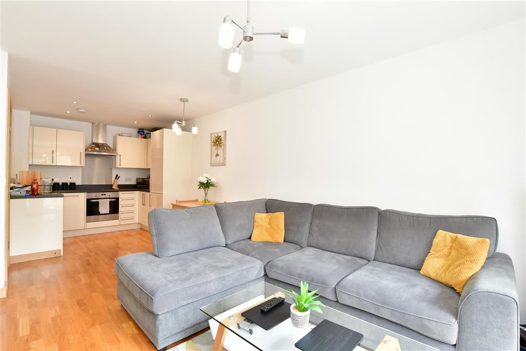 2 bed flat for sale in Cherrydown East, Basildon, Essex SS16 Zoopla