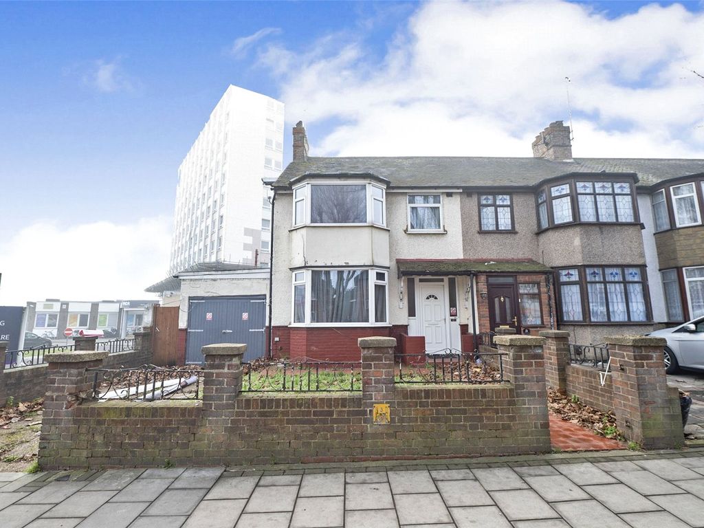 3 bed end terrace house for sale in Rush Green Road, Romford RM7 Zoopla