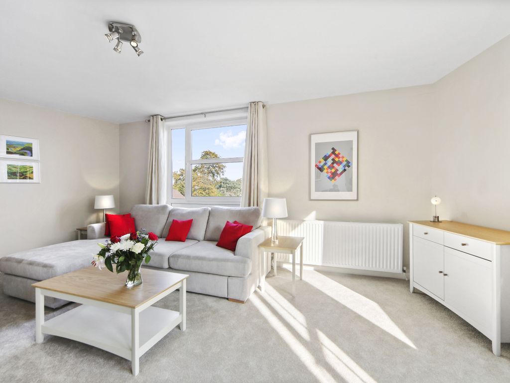 2 bed flat to rent in Heathside, Weybridge KT13 Zoopla