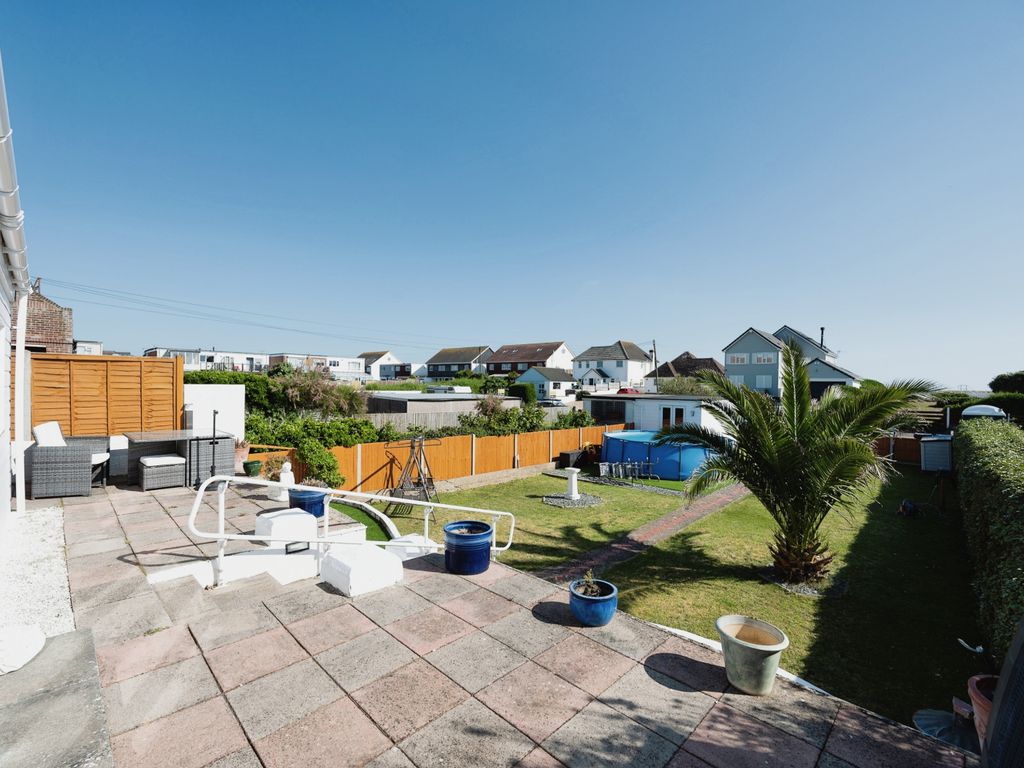 3 bed bungalow for sale in Bembridge Drive, Hayling Island PO11 Zoopla