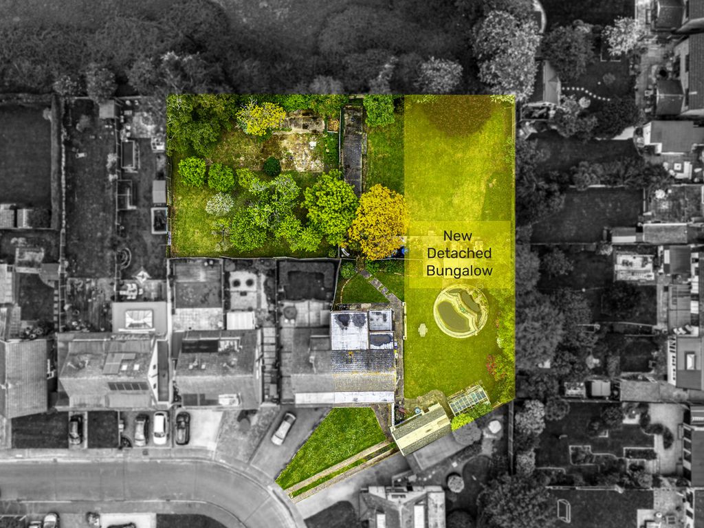 4 bed semidetached house for sale in Newton Hall Gardens, Rochford SS4