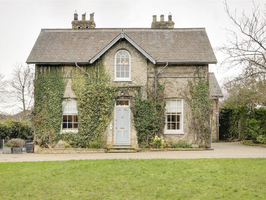 4 bed detached house for sale in Marine Avenue, North Ferriby HU14, £