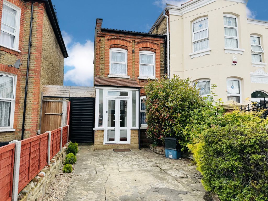 2 bed end terrace house for sale in Eastwood Road, Goodmayes, Essex IG3