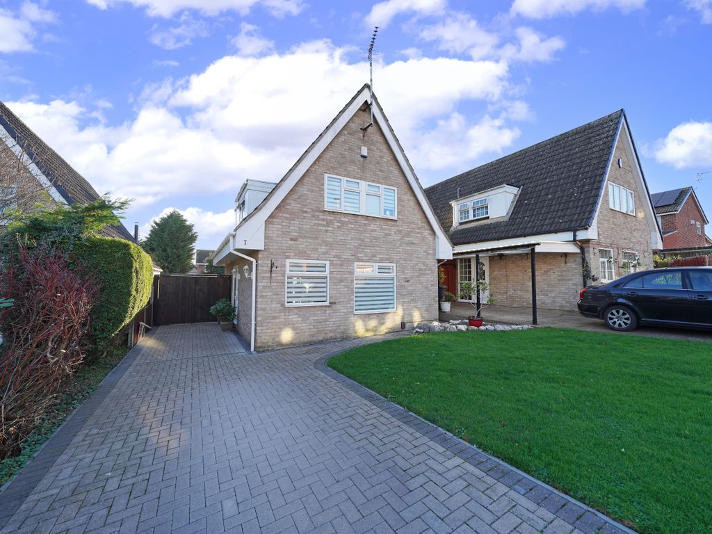 3 bed detached house for sale in Abbots Close, Humberstone, Leicester, Leicestershire LE5, £