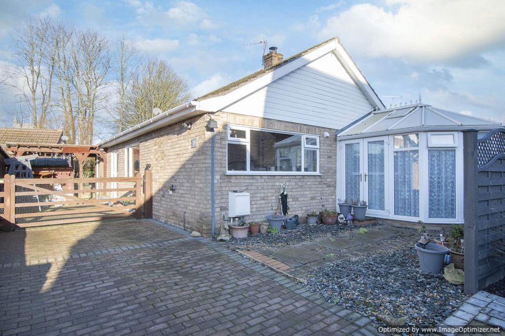 2 bed detached bungalow for sale in Traingate, Kirton Lindsey
