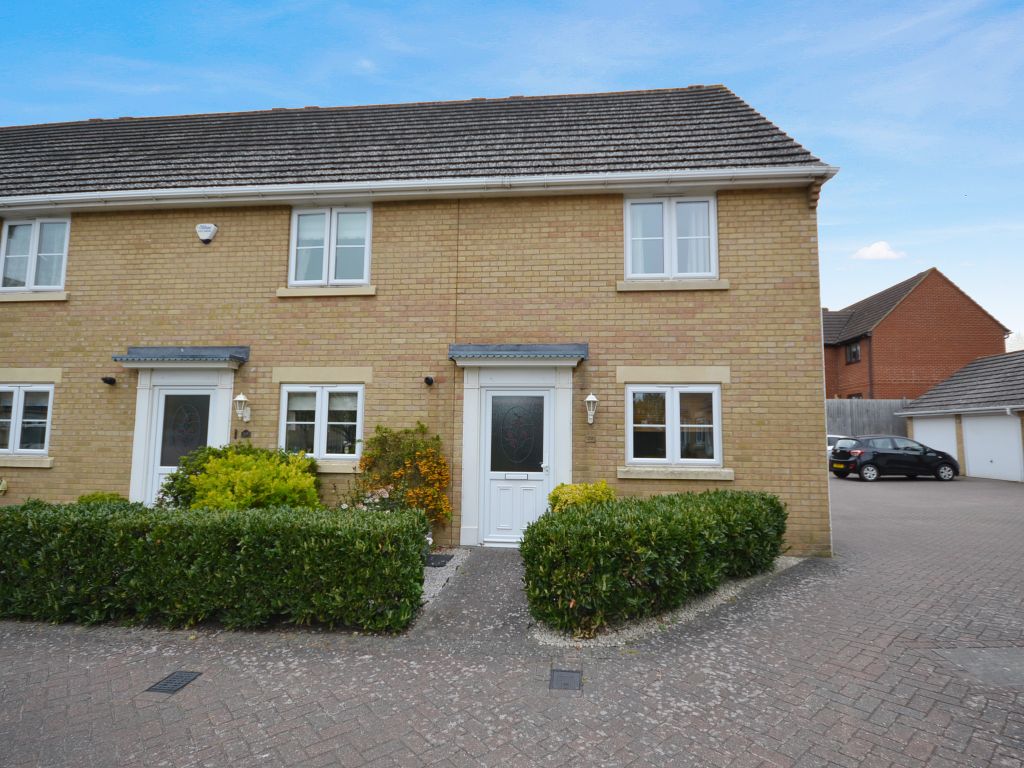 2 bed detached house to rent in Maple Way, Woodlands Park, Dunmow CM6