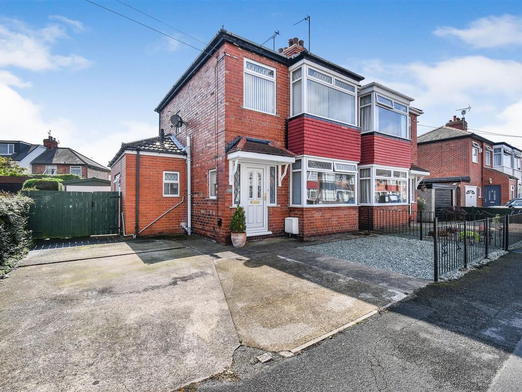 3 bed semidetached house for sale in Faversham Avenue, Hull HU4, £