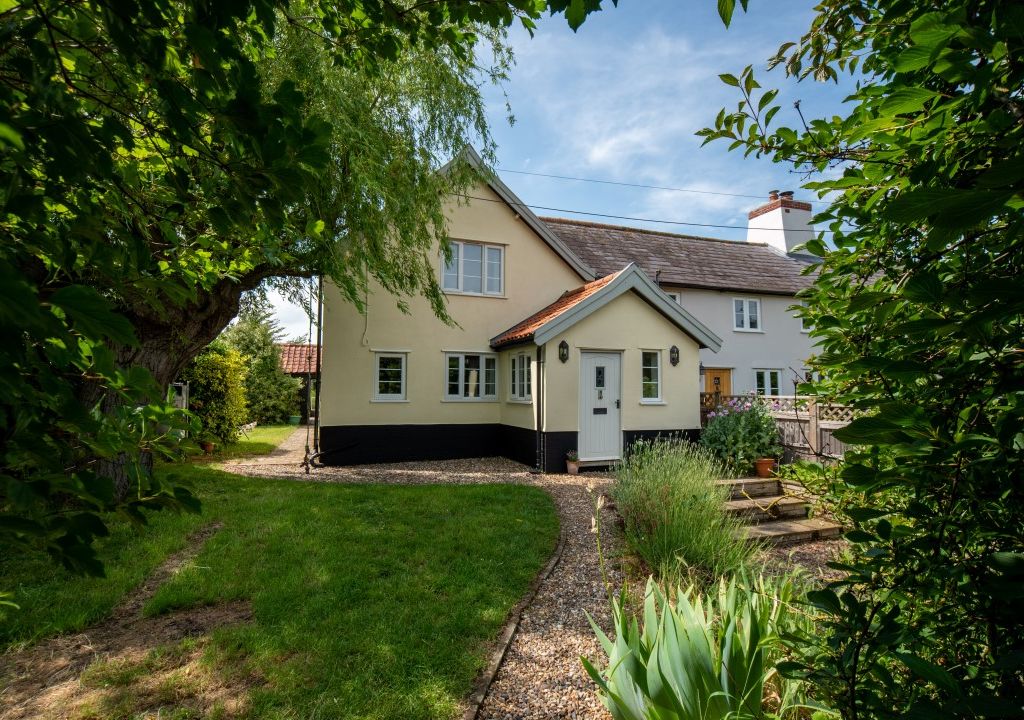 3 bed semidetached house for sale in Hopton Road, Diss