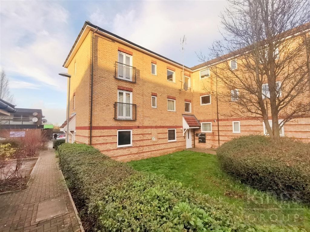 2 bed flat for sale in Commonside Road, Harlow CM18 Zoopla