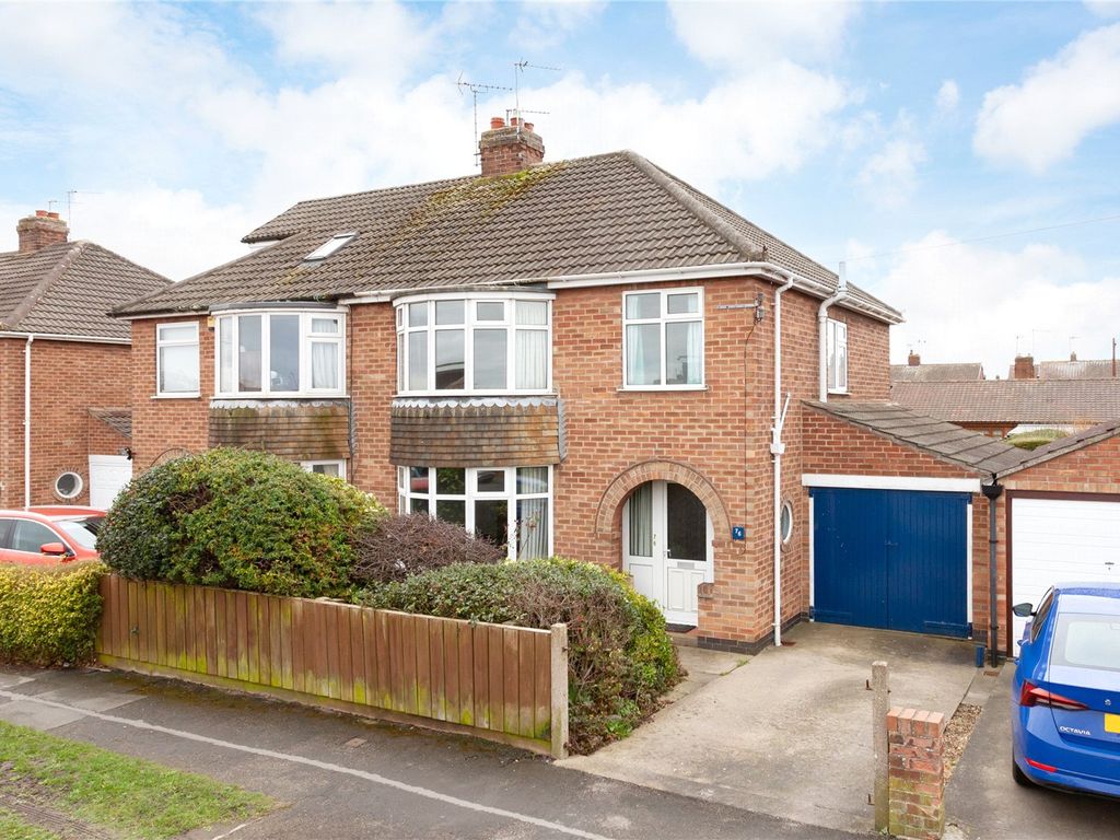 3 bed semidetached house for sale in Brockfield Park Drive, York