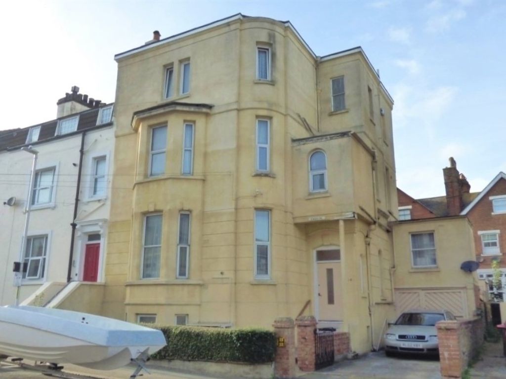 2 bed flat for sale in Victoria Grove, Folkestone, Kent CT20 Zoopla