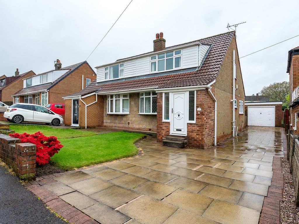 3 bed semidetached house for sale in Pine View, Winstanley, Wigan