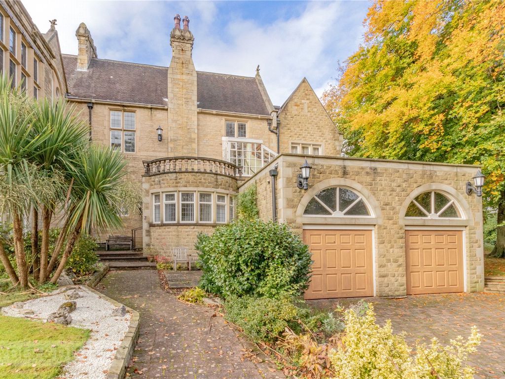 2 bed flat for sale in Bryan Road, Edgerton, Huddersfield, West