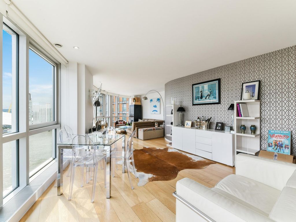 2 bed flat to rent in Ontario Tower, New Providence Wharf, London E14