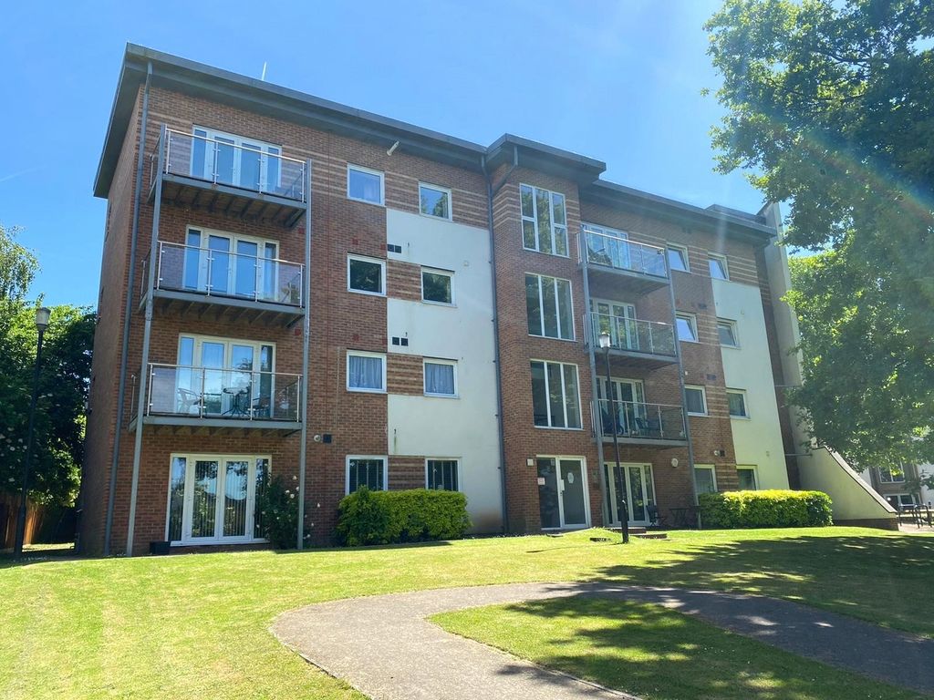 Knightsbridge Court, Observer Drive, Watford, Hertfordshire WD18  