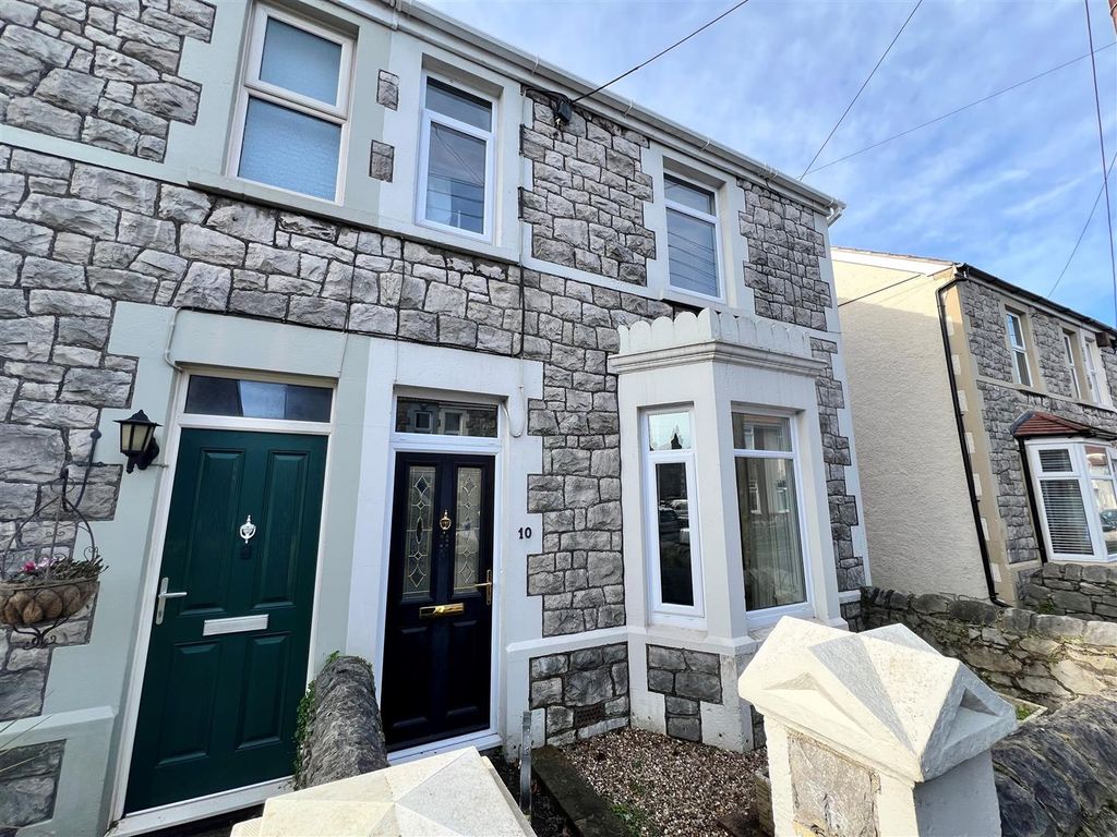 3 bed semidetached house for sale in Greenwood Road, Worle, Weston