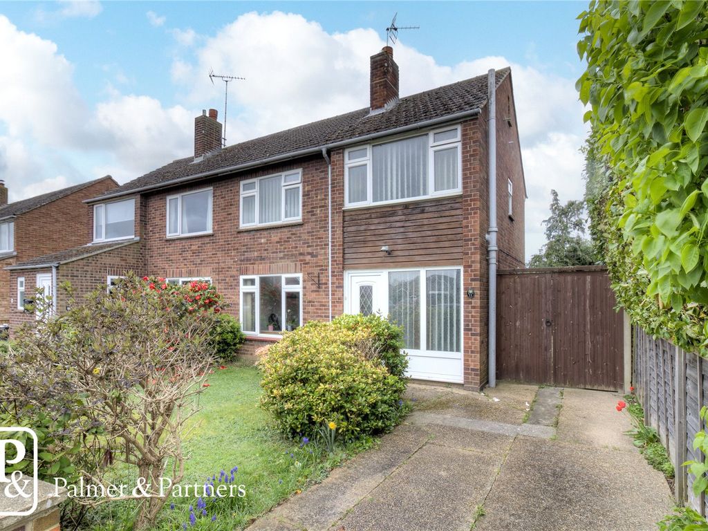 3 bed semidetached house for sale in Gainsborough Road, Prettygate