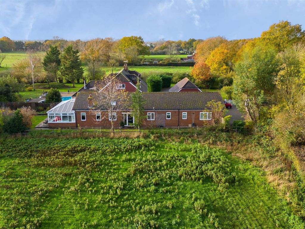 5 bed detached bungalow for sale in Grigg Lane, Headcorn, Ashford TN27