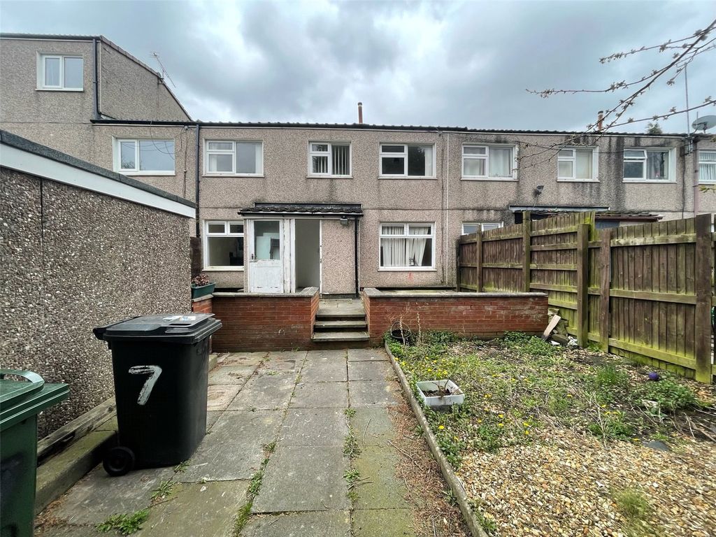 3 bed terraced house to rent in Banksbarn, Skelmersdale, Lancashire WN8