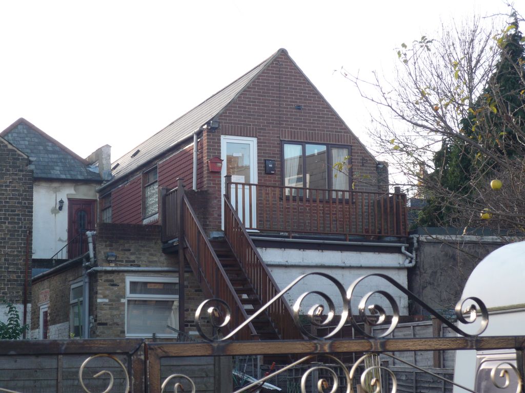 2 bed flat to rent in London Road, Dover CT17 Zoopla