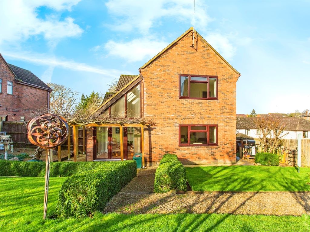 4 bed detached house for sale in Orchard Close, Ringstead, Kettering