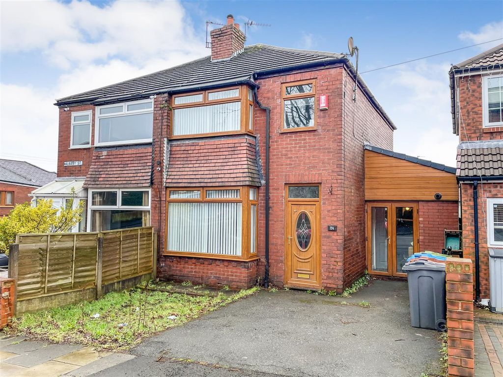 3 bed property for sale in Albany Street, Oldham OL4, £165,000 Zoopla