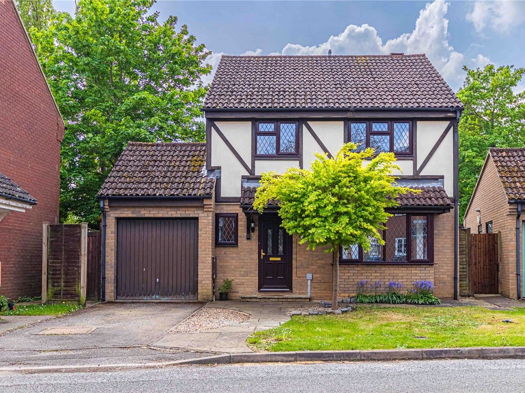 4 bed detached house for sale in The Coltsfoot, Chaulden, Hemel