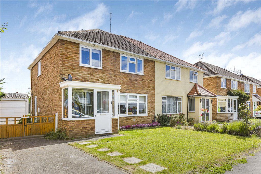 3 bed semidetached house for sale in Ashbrook Road, Old Windsor