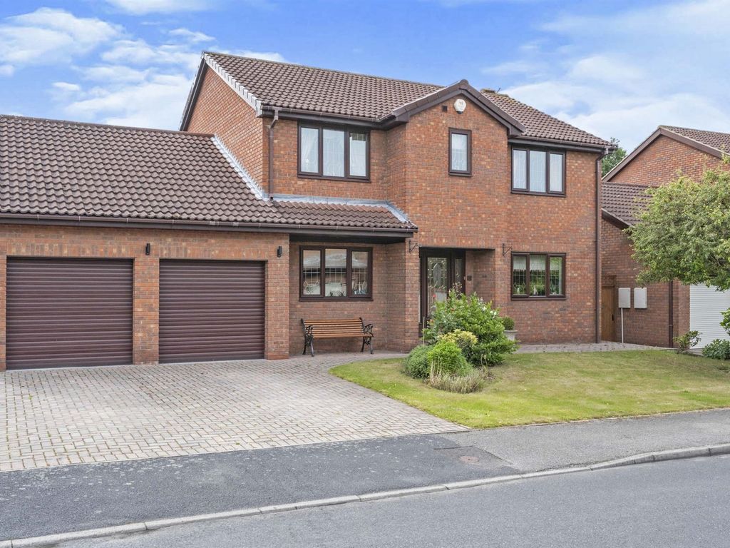4 bed detached house for sale in Pool Drive, Bessacarr, Doncaster DN4