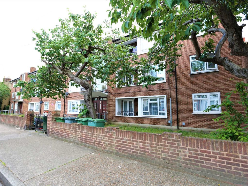 2 bed flat for sale in Sixth Avenue, Manor Park, London E12 Zoopla