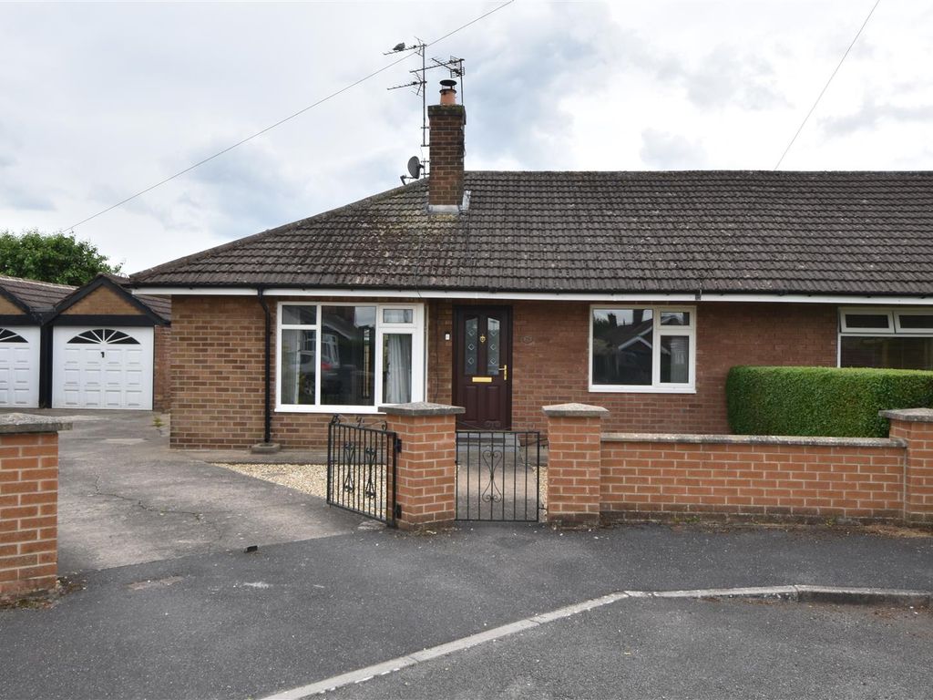 3 bed semidetached bungalow for sale in Village Way, Farndon, Newark